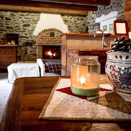 Chalet In Pietra E Legno Con Caminetto Inverso Pinasca Eksteriør bilde