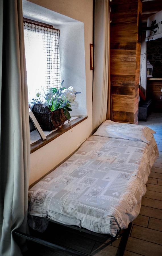 Chalet In Pietra E Legno Con Caminetto Inverso Pinasca Eksteriør bilde