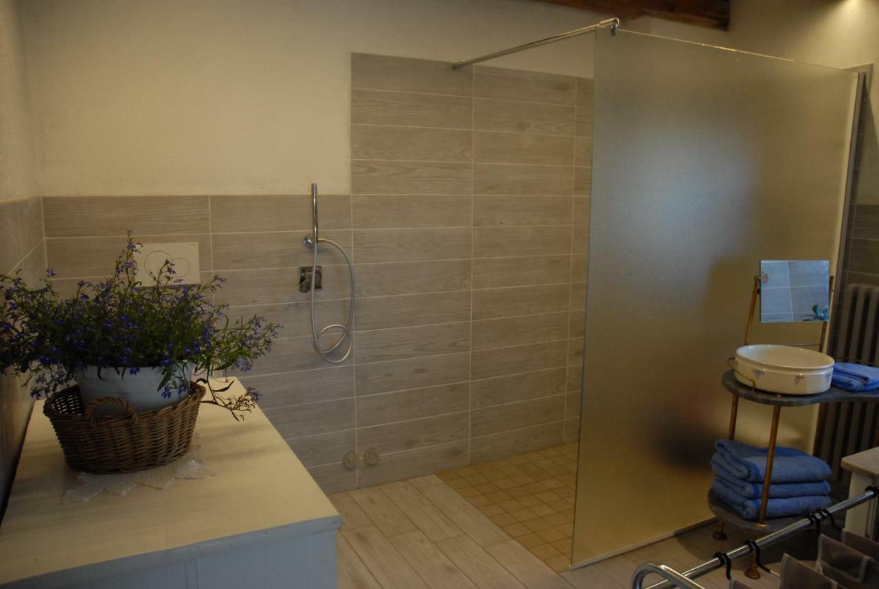 Chalet In Pietra E Legno Con Caminetto Inverso Pinasca Eksteriør bilde